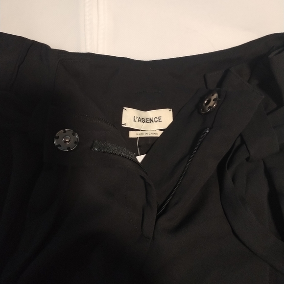 L'AGENCE Alex Paperbag Waist Shorts - Picture 5 of 7